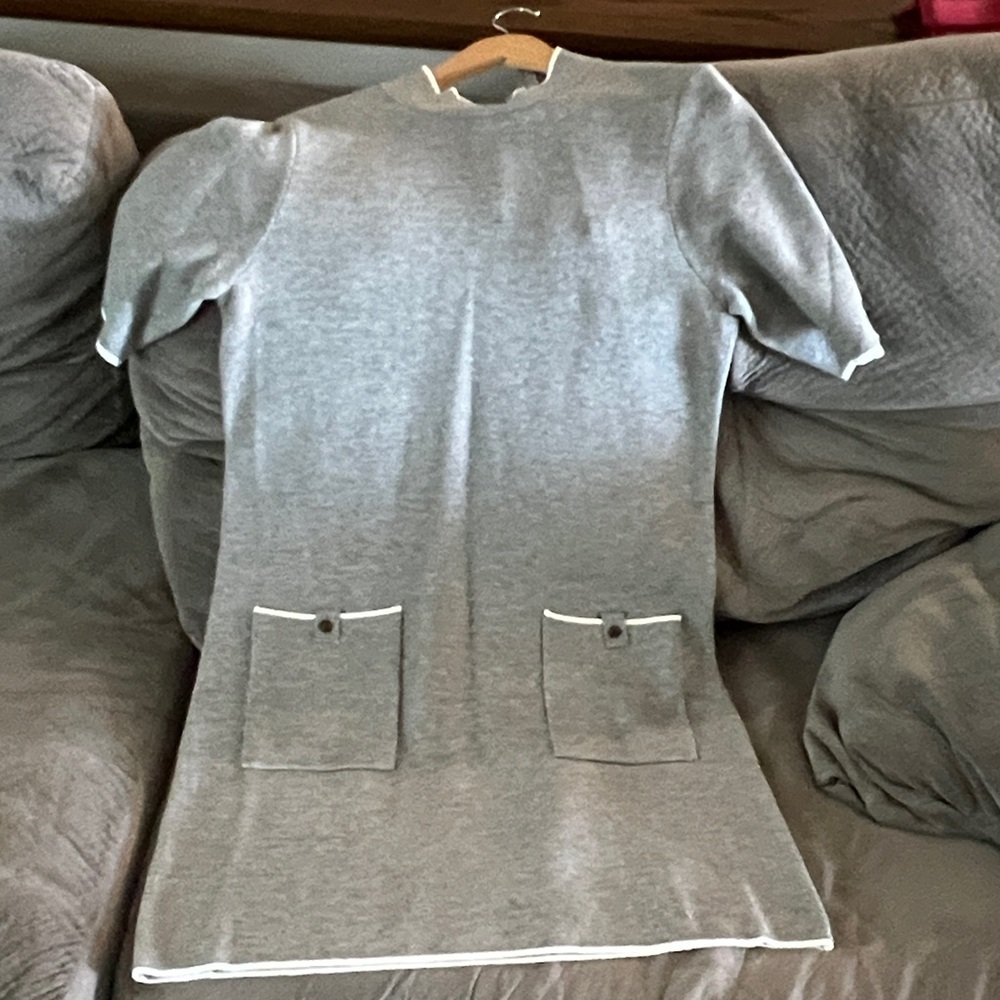 Nicole Miller Gray Short Sleeve Sweater Dress with Pockets